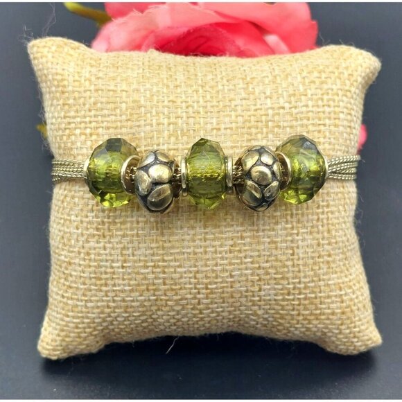 NAPIER Signed Gold Tone & Green Multi Strand Chain Slide Charm Bracelet 8" - Picture 2 of 8